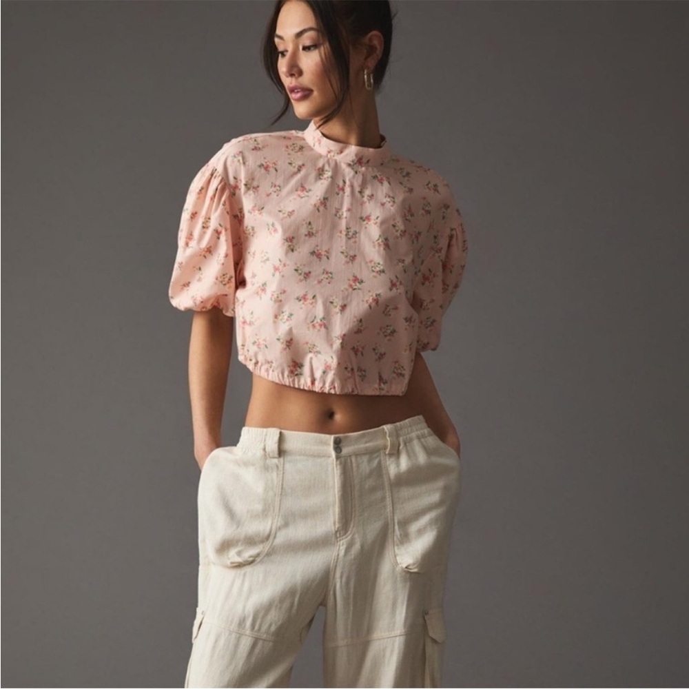 By Anthropologie Pink Floral Puff Sleeve Mock Neck Cropped Blouse